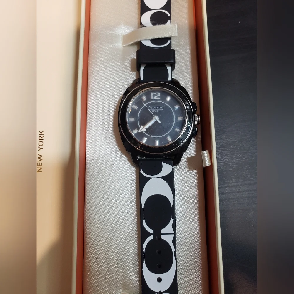Coach Black Signature Strap Watch Women’s Designer Watch New in Box - Picture 2 of 3